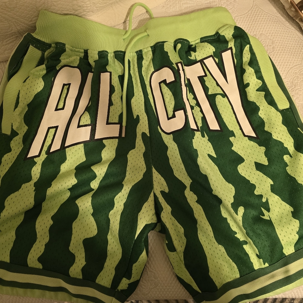 Just Don ALL CITY green camouflage shorts size M
